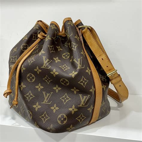 borse louis vuitton prezzi e modelli|Louis Vuitton borse secchiello.